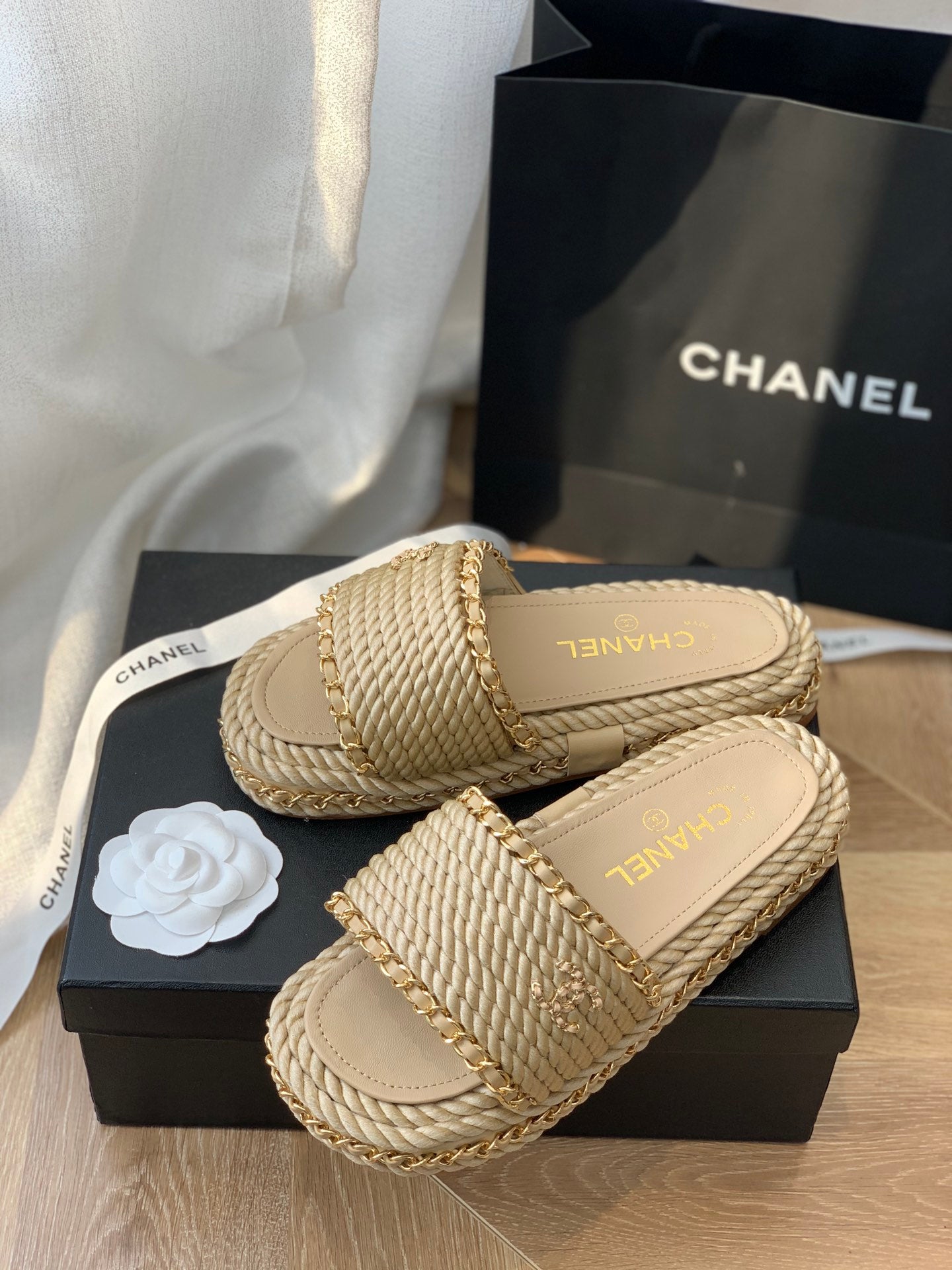 CS23  Hot sale fashion brand CC slippers shoes for woman with packaging