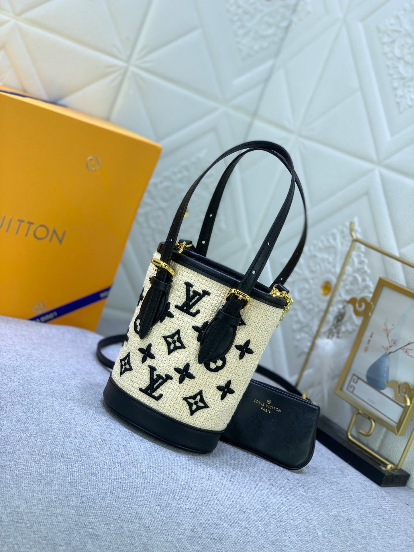 LEM167  New arrive fashion white and black color bag for woman beautiful gift to choose gift size to choose