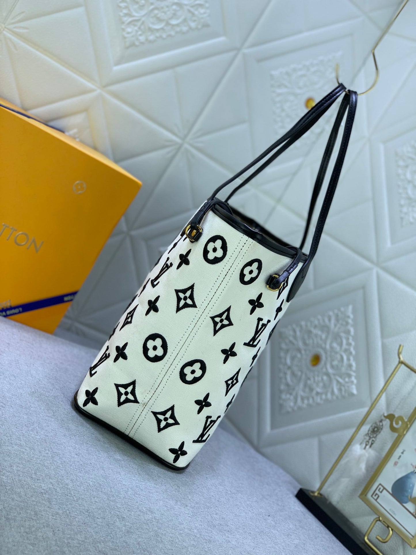 LEM169  New arrive fashion white color bag for woman beautiful gift to choose gift size to choose