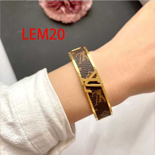 LEM20 New arrive fashion gold color bracelet for woman beautiful gift to choose