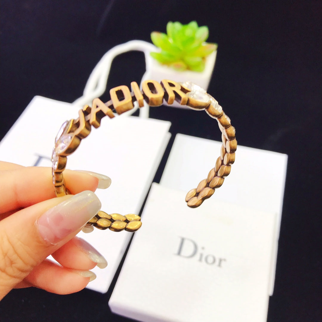 DEM40 New arrive fashion gold color open bracelet for woman beautiful jewelry to choose gift