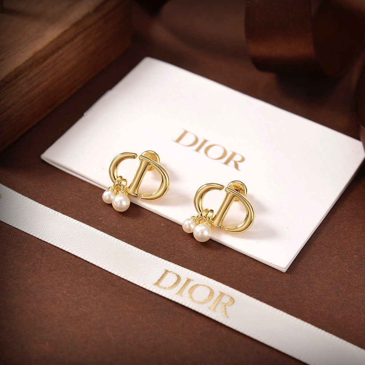 DEM22  New arrive fashion gold color white earring  for woman jewelry beautiful jewelry no with box