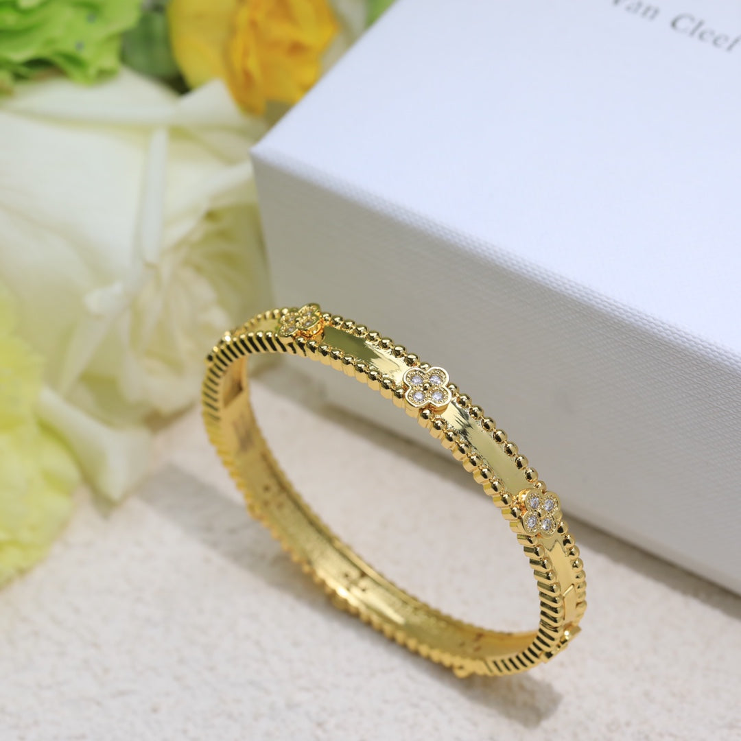 FY79 New arrive fashion gold color bangle for woman beautiful jewelry to choose gift