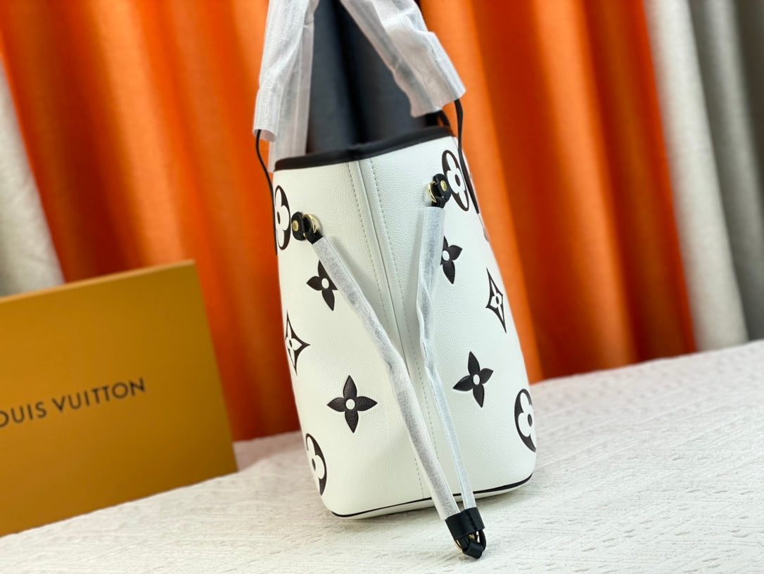 LEM98 New arrive fashion black and white color bag for woman beautiful gift to choose gift size to choose 31cm