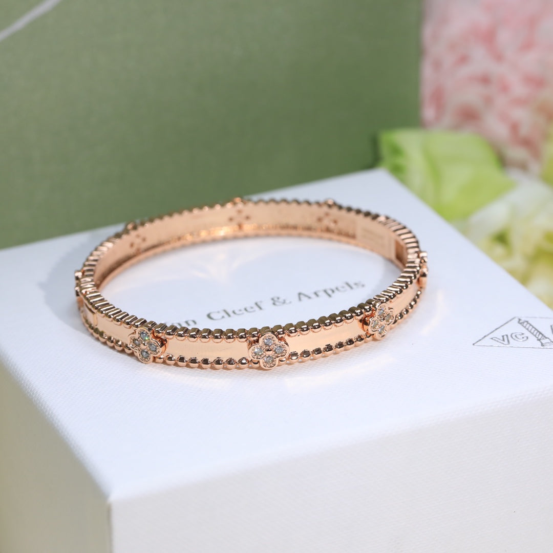 FY79 New arrive fashion gold color bangle for woman beautiful jewelry to choose gift