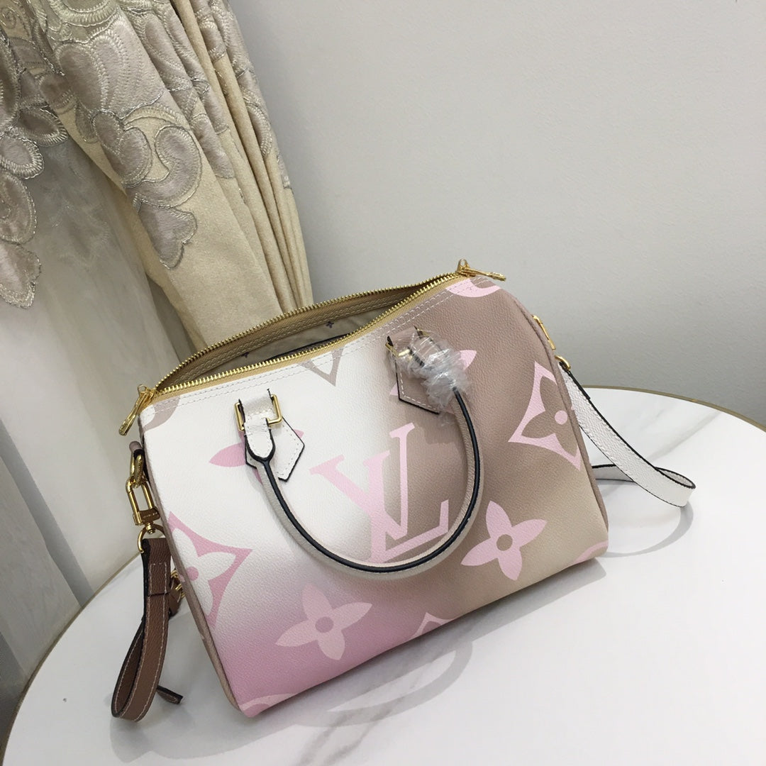 LEM40 New arrive fashion bag for woman beautiful gift to choose gift 25 x 19x 15 cm