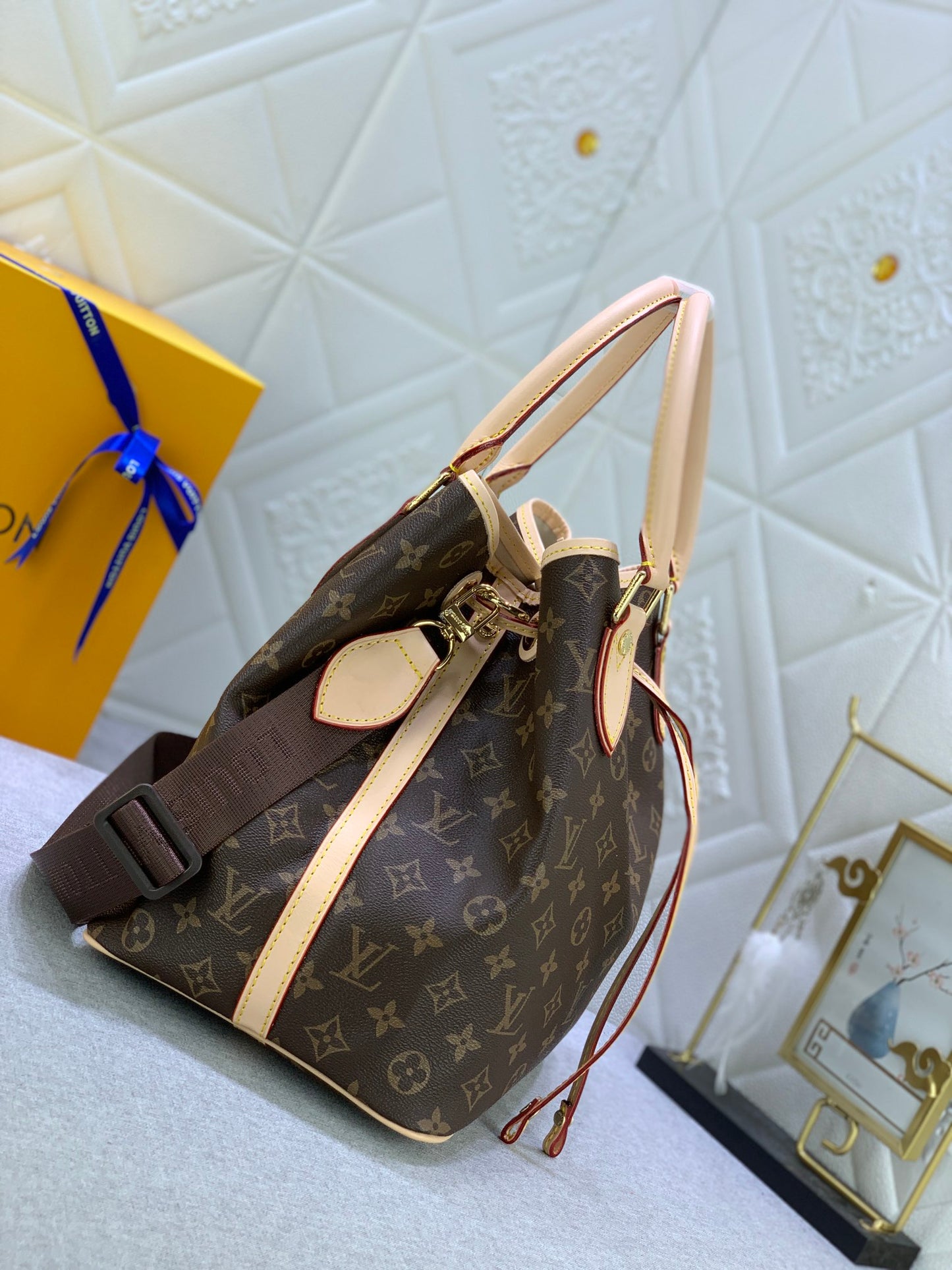 LEM58 new arrive  29x28x19cm Hot sale color fashion beautiful  bag for woman gift  to choose