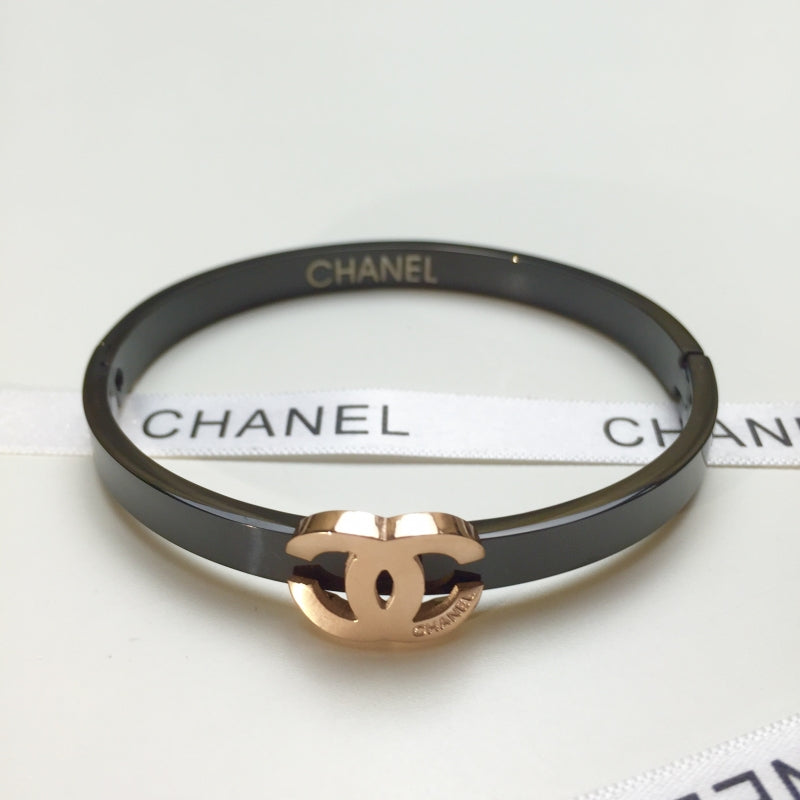 CB02 Luxury new Fashion Famous Titanium Steel Jewelry Design Letter Bangle beautiful For Women