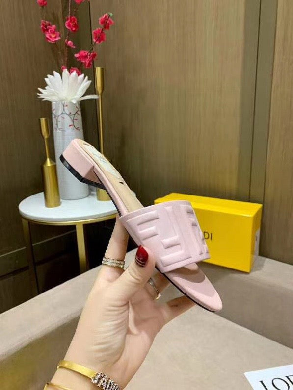 HS11 Hot sale fashion  sandals slippers for woman with packaging