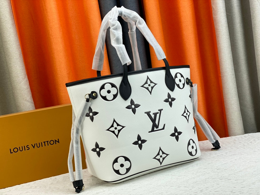 LEM98 New arrive fashion black and white color bag for woman beautiful gift to choose gift size to choose 31cm