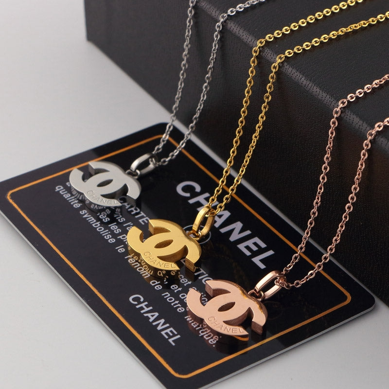 CN01 new Fashion Famous Brand Titanium Steel Jewelry Design Letter Necklace beautiful For Women Love Necklace