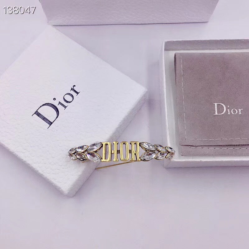 DR-34 New Fashion Brand Stainless Steel Jewelry Design Letter Crystal Stud Brooch For Women Gold