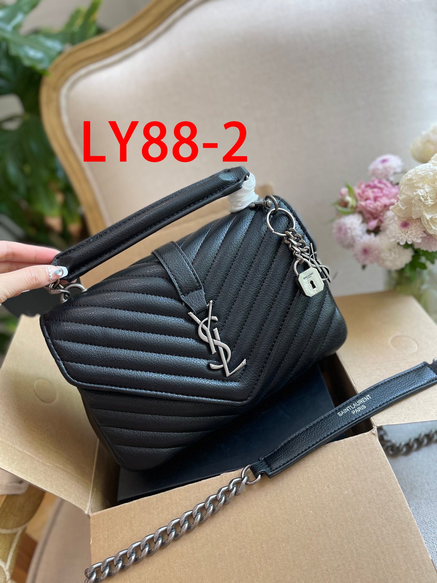 LY88 New arrive fashion black color bag for woman beautiful gift to choose gift 24cm