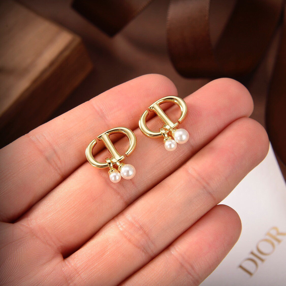 DEM22  New arrive fashion gold color white earring  for woman jewelry beautiful jewelry no with box