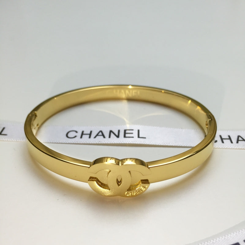 CB02 Luxury new Fashion Famous Titanium Steel Jewelry Design Letter Bangle beautiful For Women