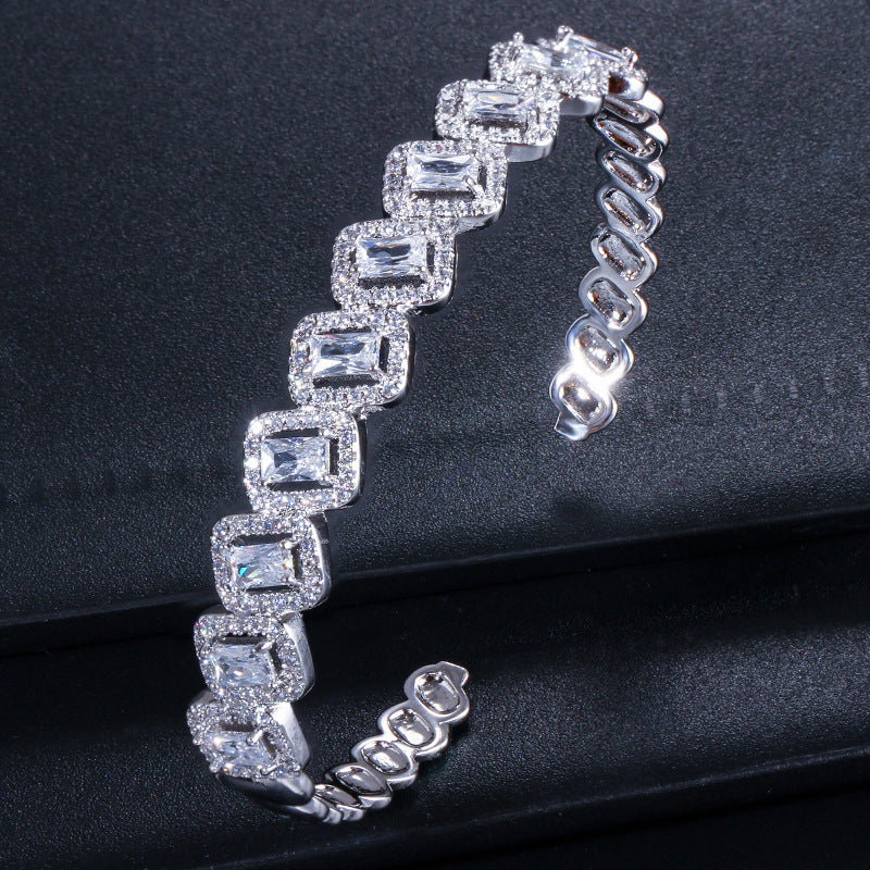 DEM92 Hot Selling Fashion open bracelet  Creative Hand Ornaments Shiny Crystal for Women's jewelry Open-ended Bracelet