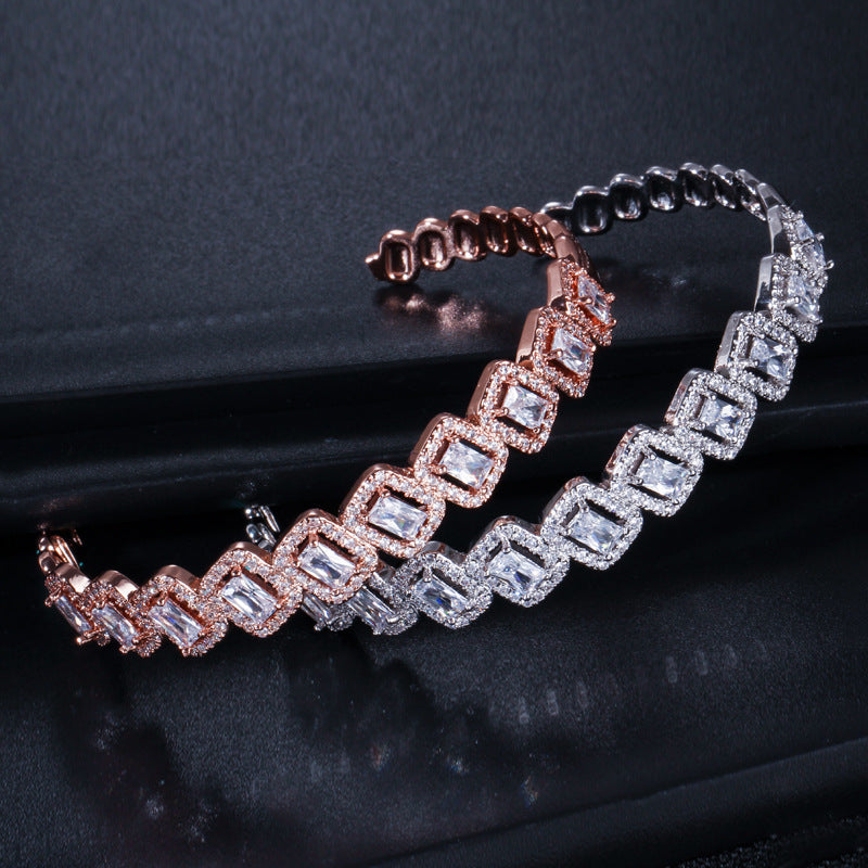 DEM92 Hot Selling Fashion open bracelet  Creative Hand Ornaments Shiny Crystal for Women's jewelry Open-ended Bracelet