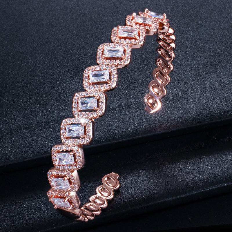 DEM92 Hot Selling Fashion open bracelet  Creative Hand Ornaments Shiny Crystal for Women's jewelry Open-ended Bracelet