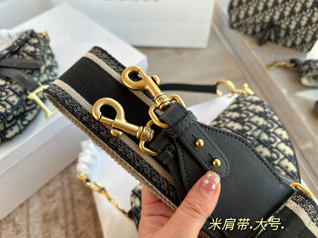 DEM94 New arrive fashion  bag for woman beautiful gift to choose gift 2 size to choose with box