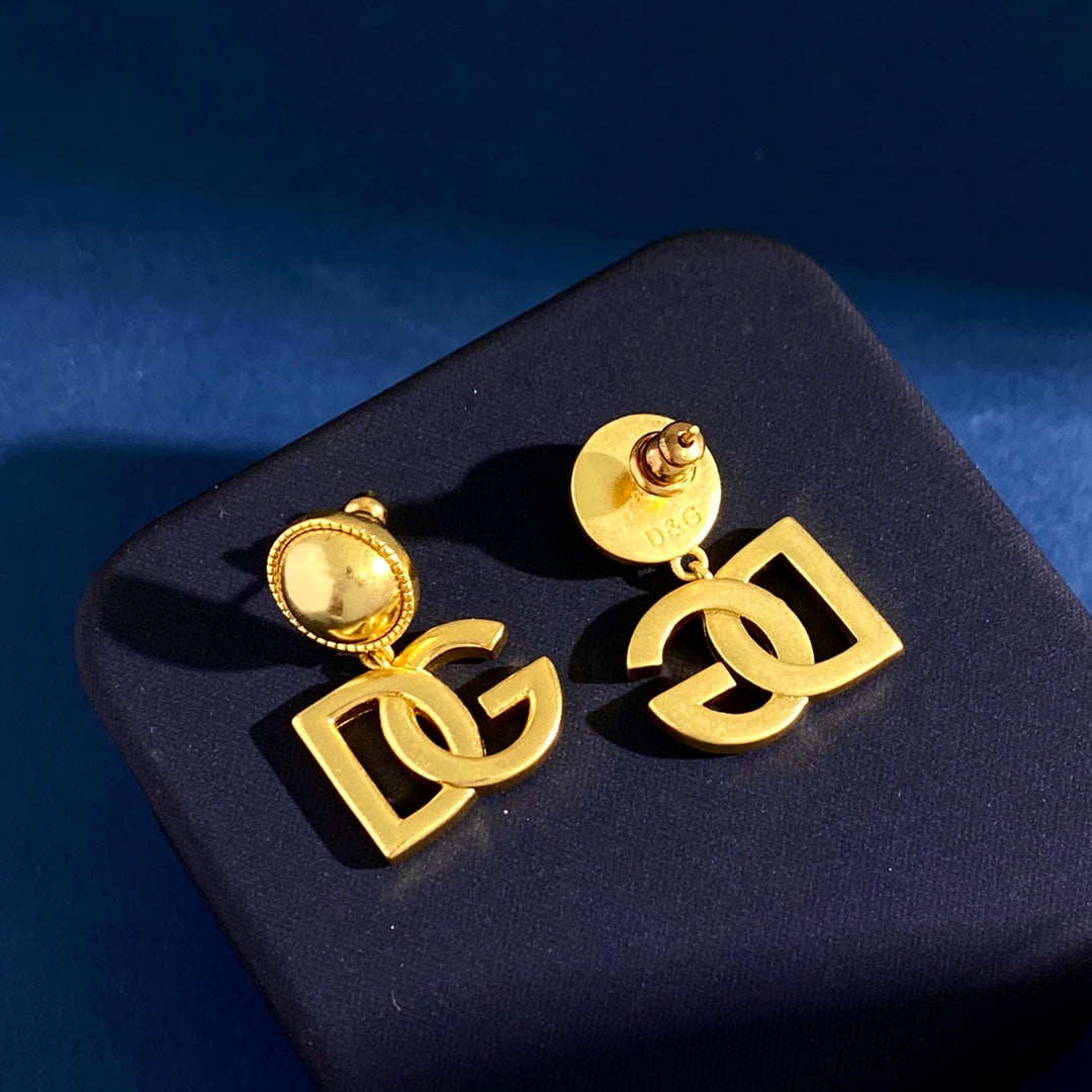 DEM01 New arrive fashion gold color white earring  for woman jewelry beautiful jewelry no with box