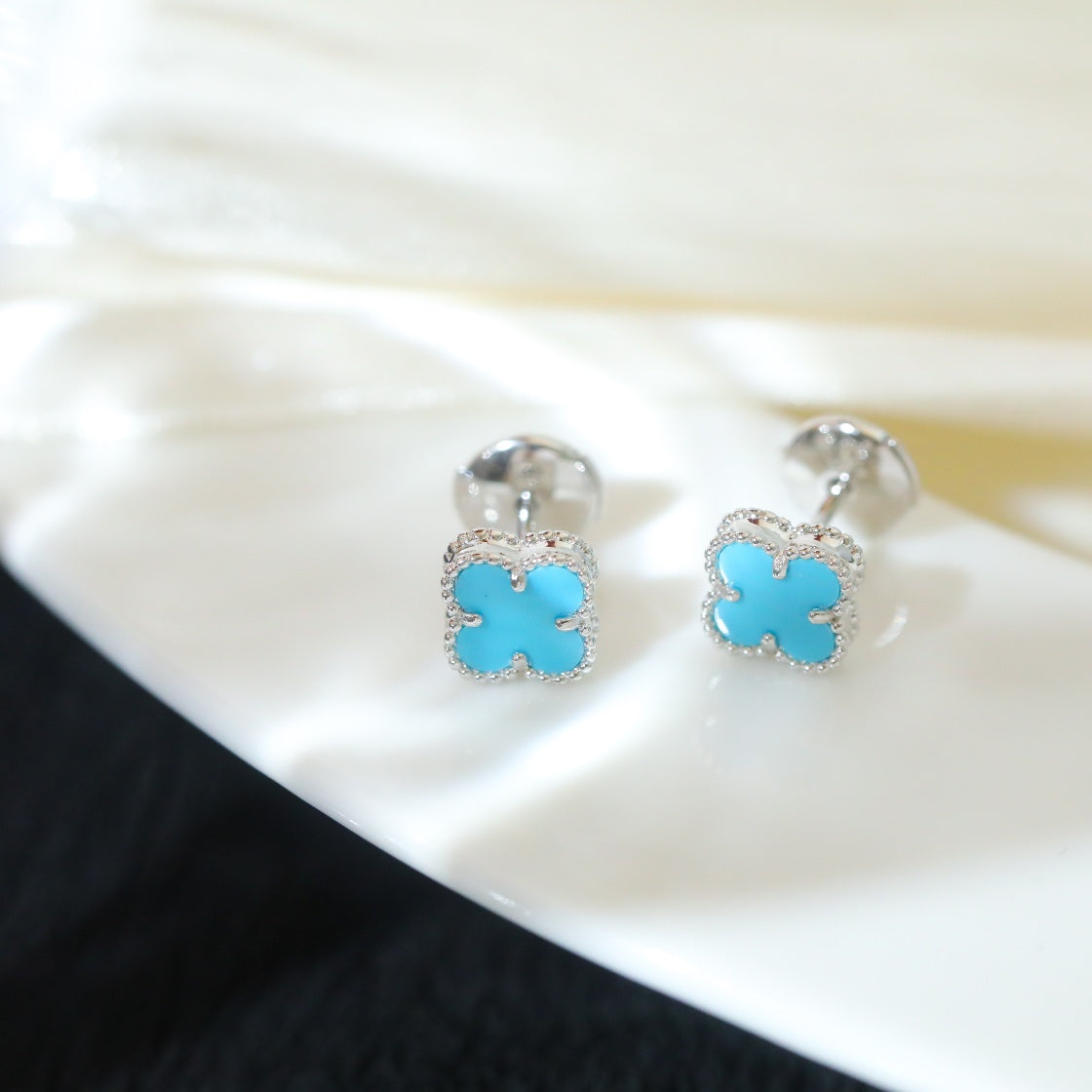 FY86   Fashion Design Stud flowerblue color Earring Charm For Women Gold  Earrings Jewelry