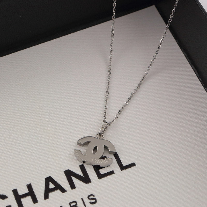 CN01 new Fashion Famous Brand Titanium Steel Jewelry Design Letter Necklace beautiful For Women Love Necklace