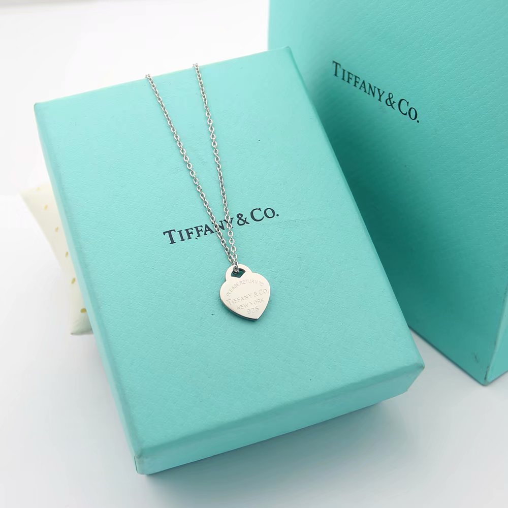 TN18 New Fashion Titanium steel Heart Necklace for Women gift Couples Cubic Zirconia Wedding Necklace