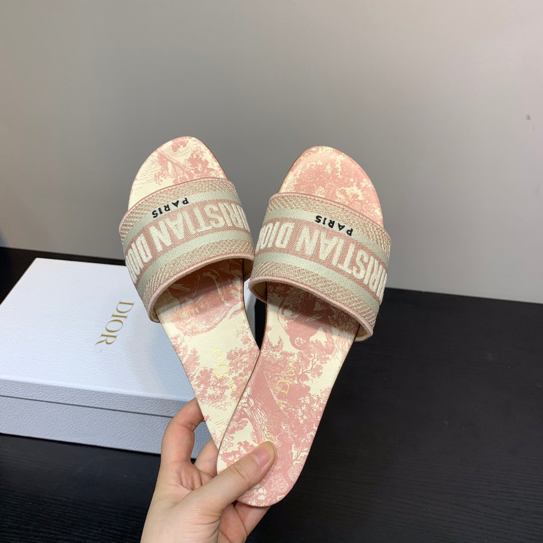 DEM137 Hot sale fashion Embroidered slippers shoes for woman with packaging