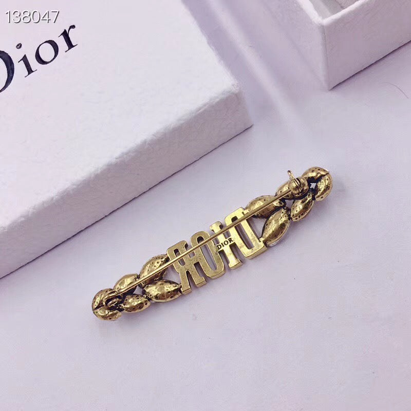 DR-34 New Fashion Brand Stainless Steel Jewelry Design Letter Crystal Stud Brooch For Women Gold